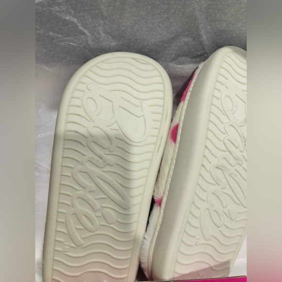 Barbie white & pink hearts puffy pink Barbie heart faux fur slippers size XL new - Picture 8 of 8